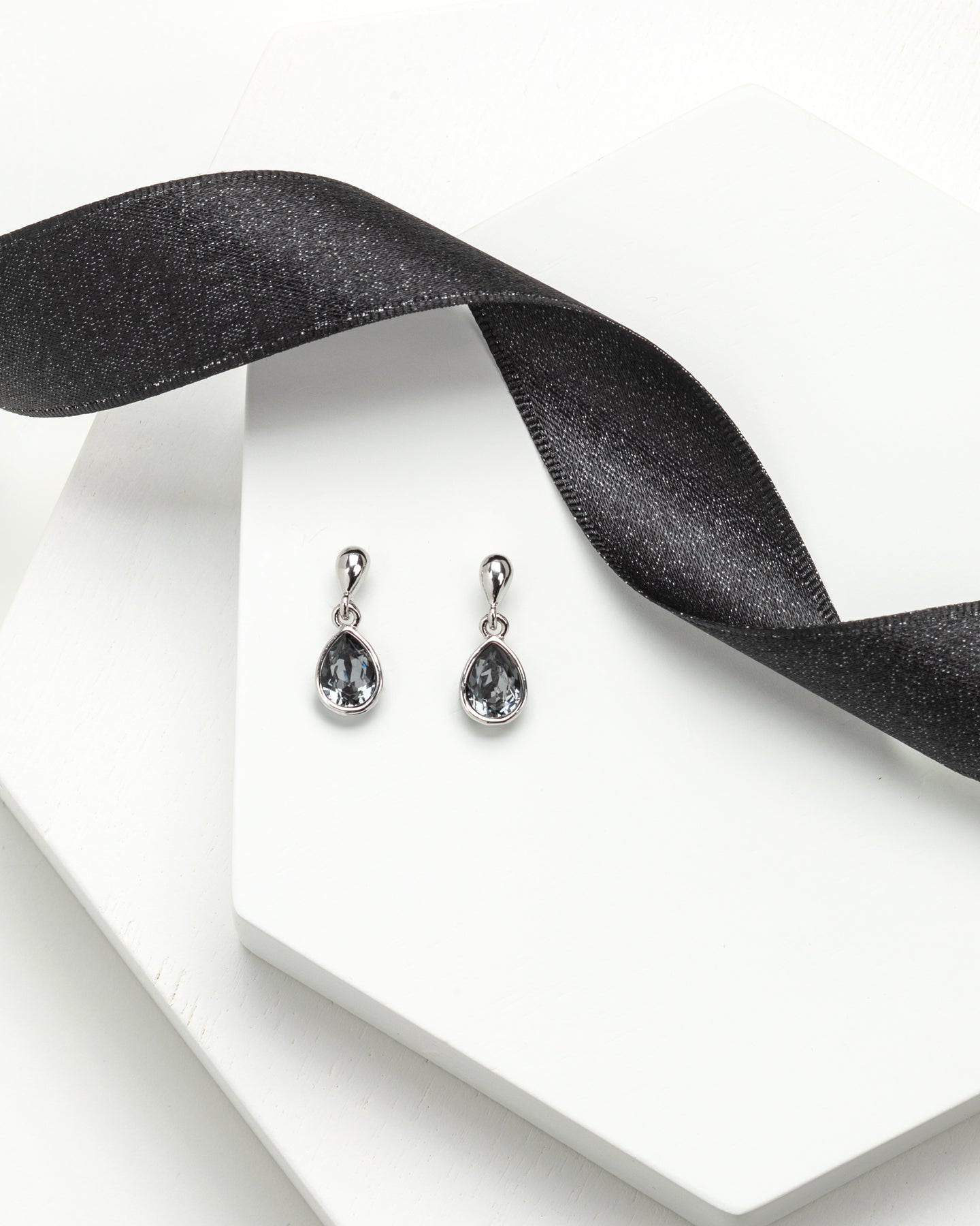 Crystal Dainty Teardrop Drop Earrings - Ruumur