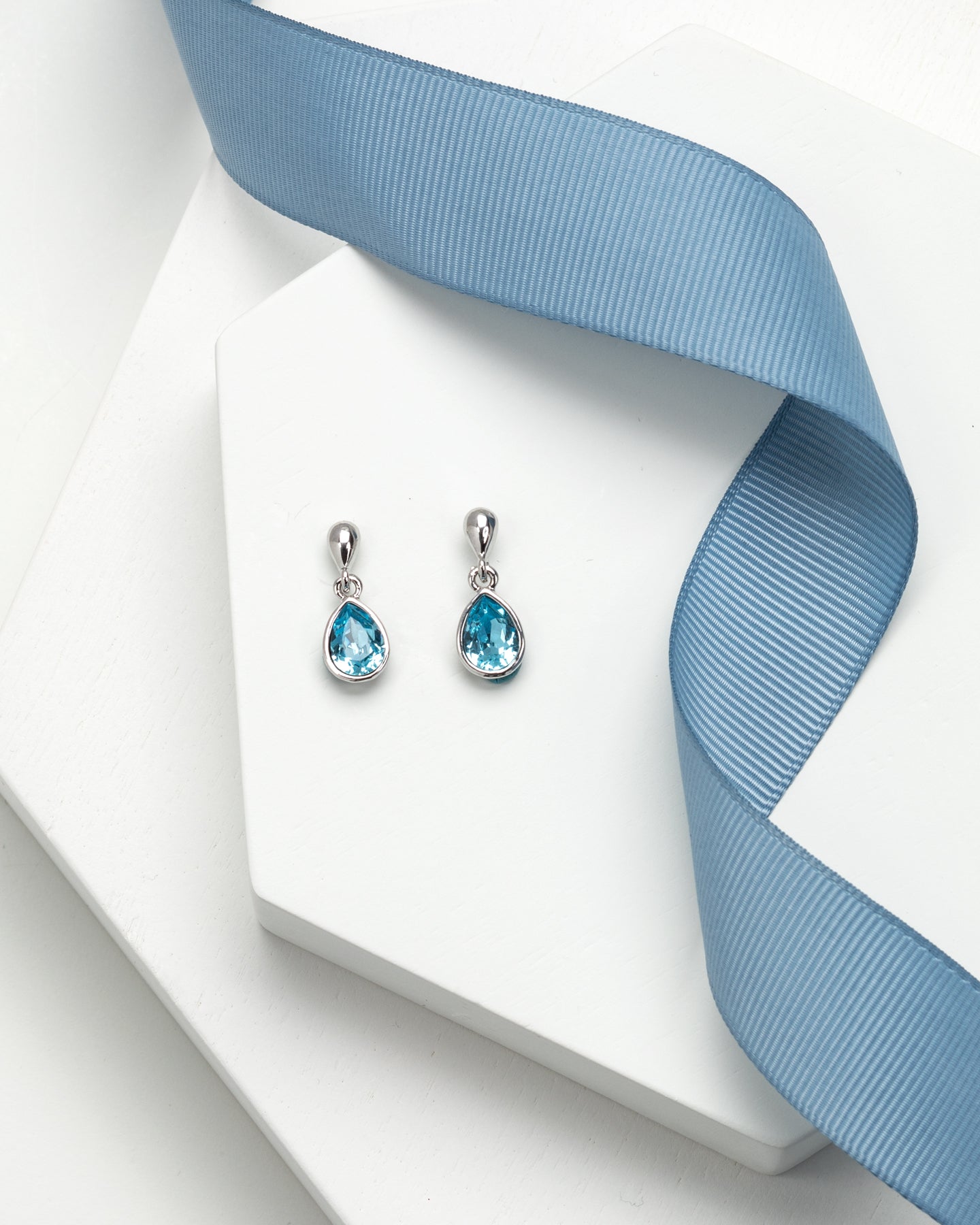 Crystal Dainty Teardrop Drop Earrings - Ruumur