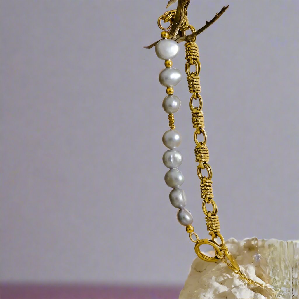 title:Demi Vintage Freshwater Pearl Bracelet;color:Gold