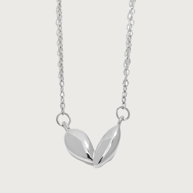 title:Dual Leaf Pendant Minimalist Necklace;color:Silver