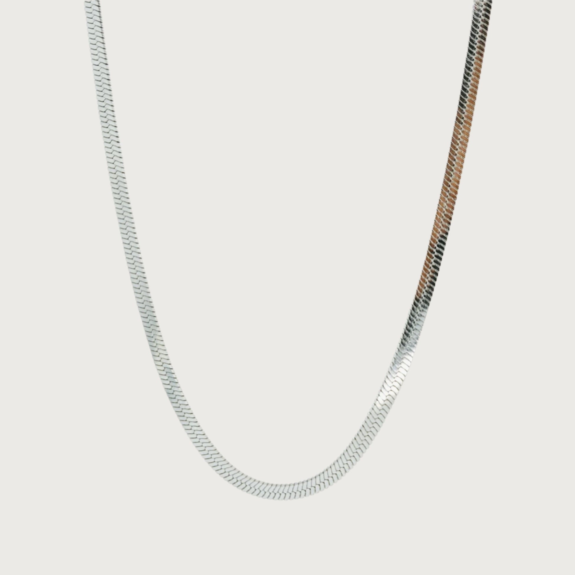 title:Elegant Herringbone 4mm Chain Necklace;color:Silver