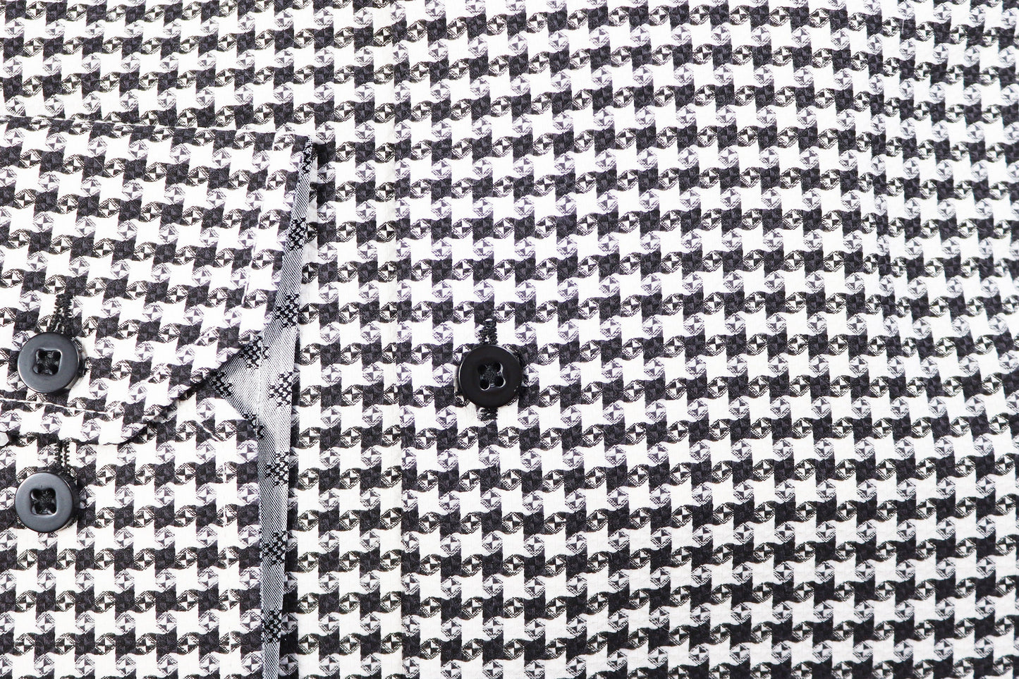 Black and White Small Geometric Check