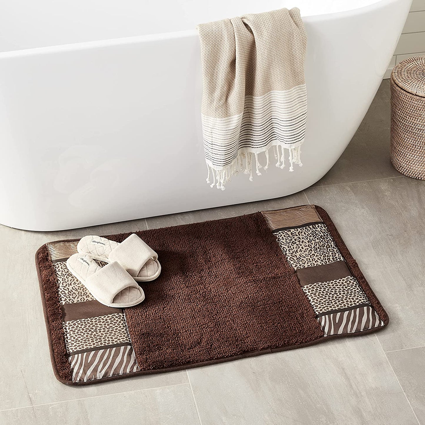 Zahari Home Bathroom Rug Classic Luxury Bath Rug Contemporary Decor Beautiful Shower Mat Unique Design Stylish Bathroom Rug Bath Shower Tub Decor Western Country