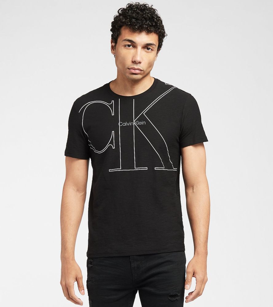 Calvin Klein Crew Neck Black Beauty - Chest Monogram