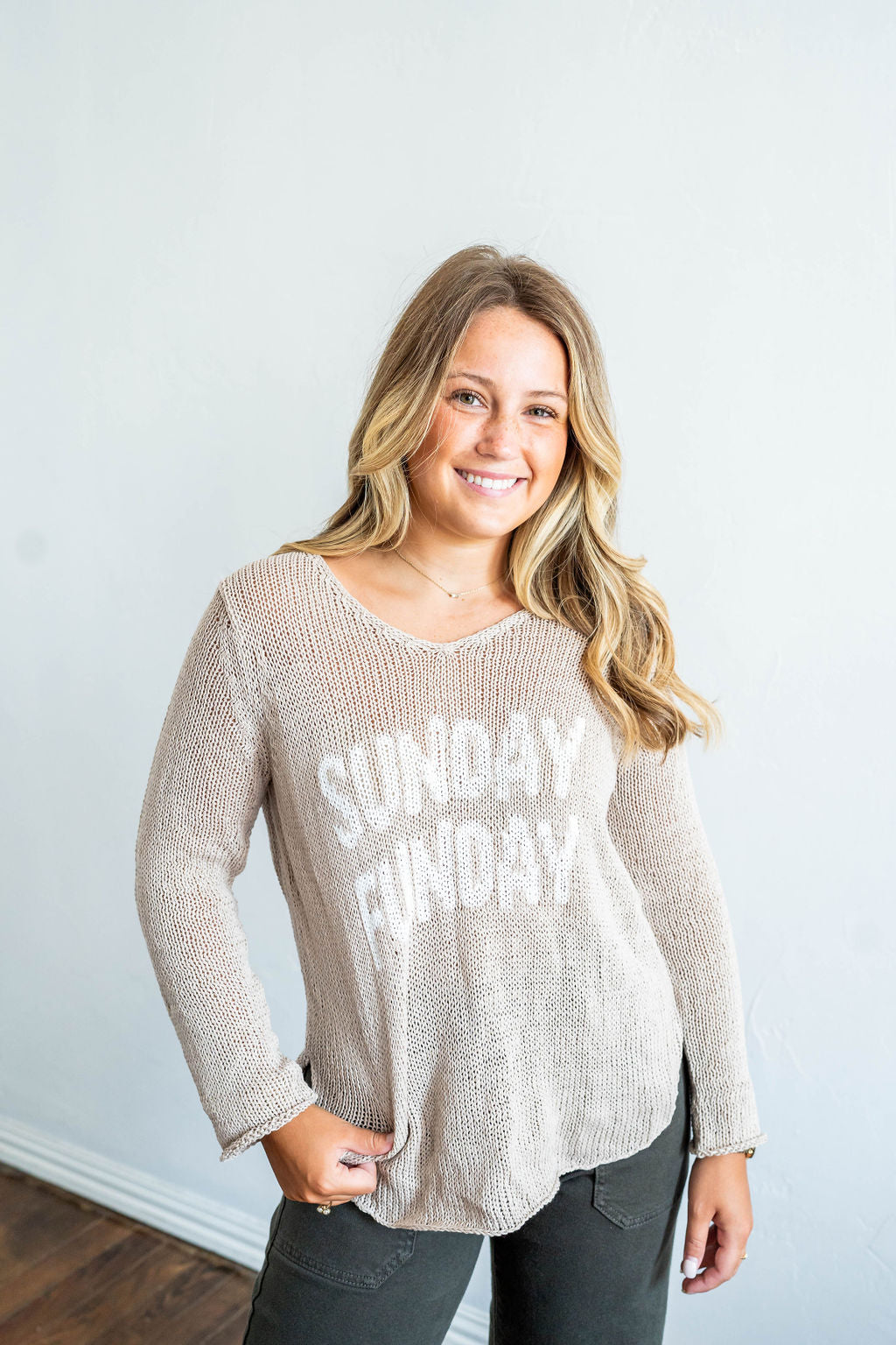 Sunday Funday V-neck Sweater– Ruumur