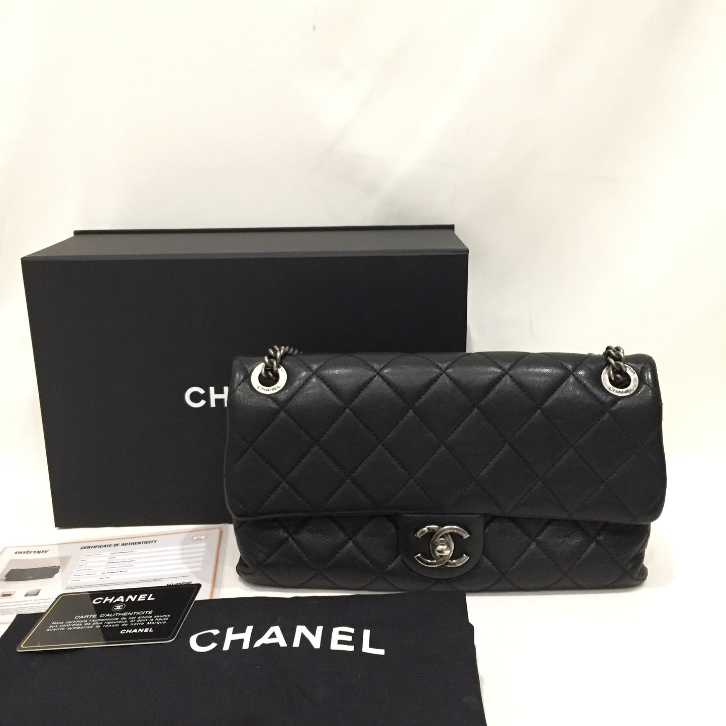 Pre-Owned Chanel Black Leather Flap Shoulder Bag Sku# 81173