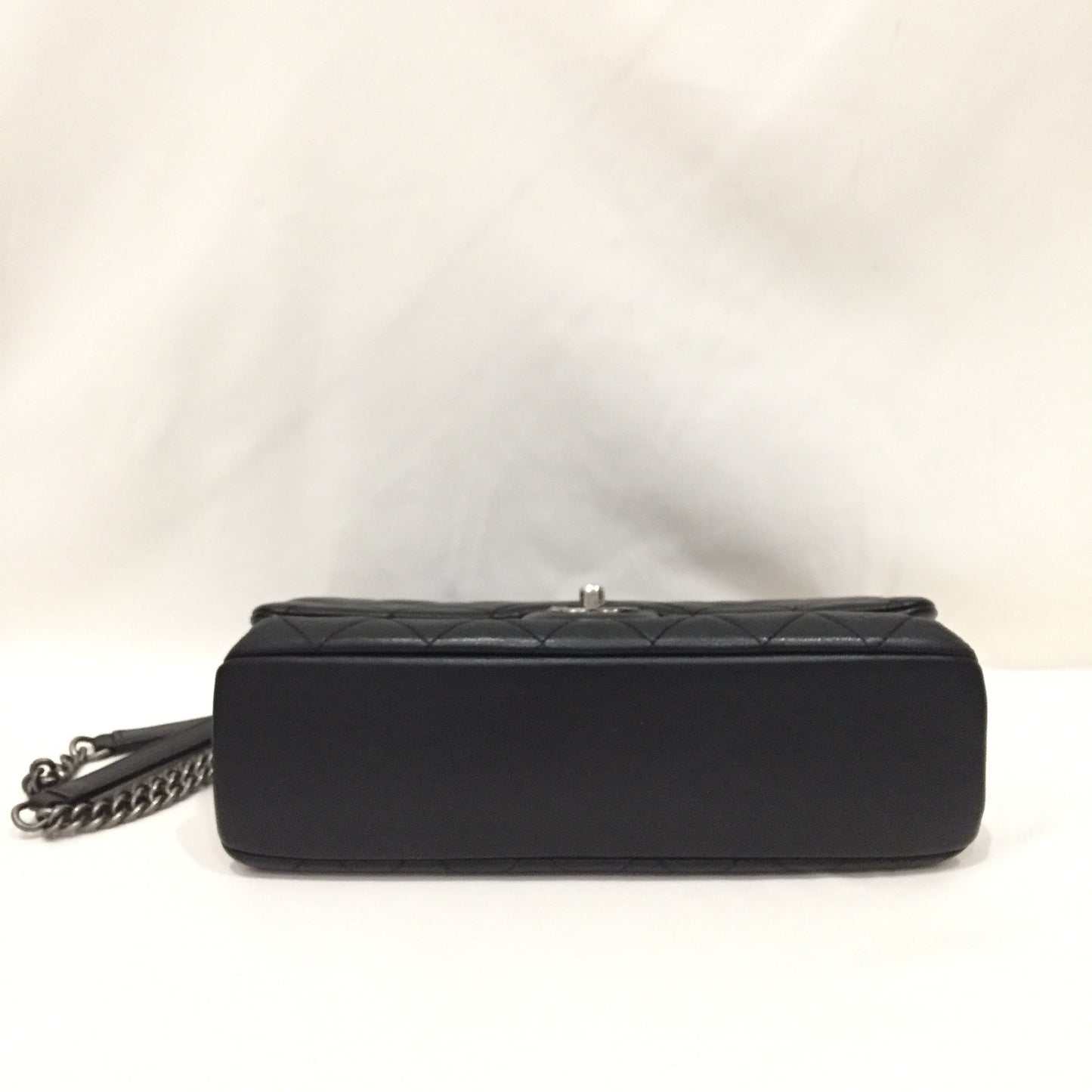 Pre-Owned Chanel Black Leather Flap Shoulder Bag Sku# 81173