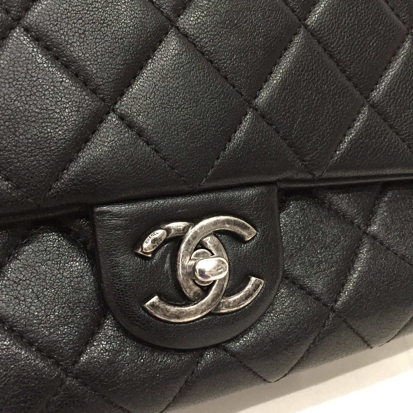 Pre-Owned Chanel Black Leather Flap Shoulder Bag Sku# 81173