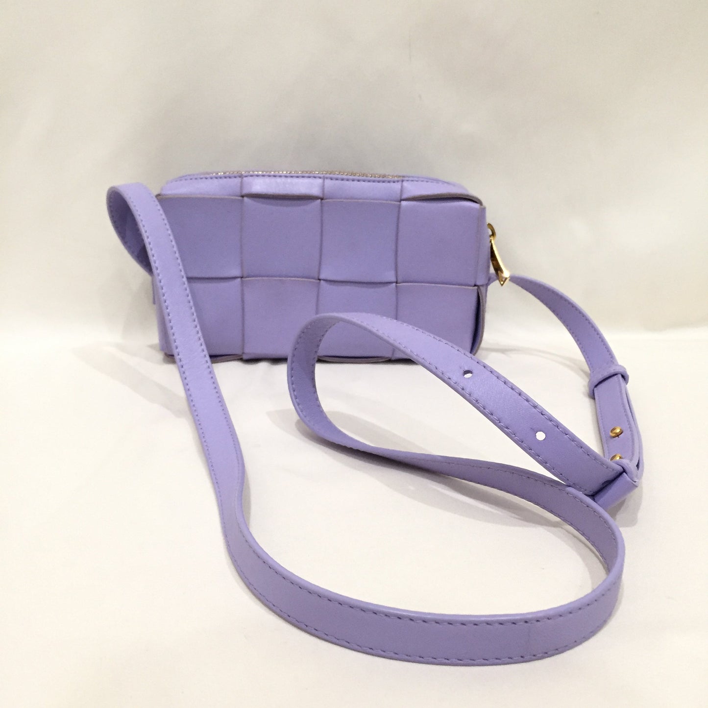 Pre-Owned Bottega Veneta Purple Leather Padded Zippy Crossbody Bag Sku# 81377