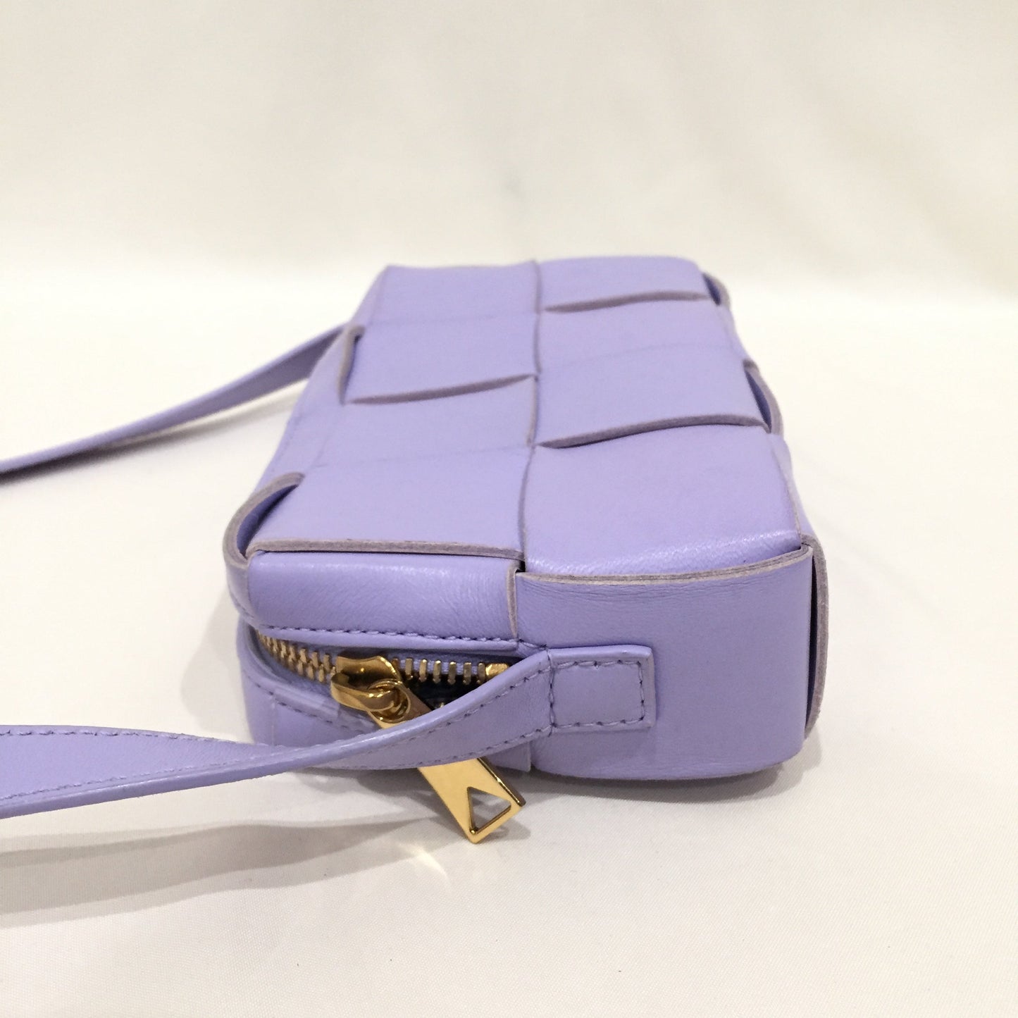 Pre-Owned Bottega Veneta Purple Leather Padded Zippy Crossbody Bag Sku# 81377