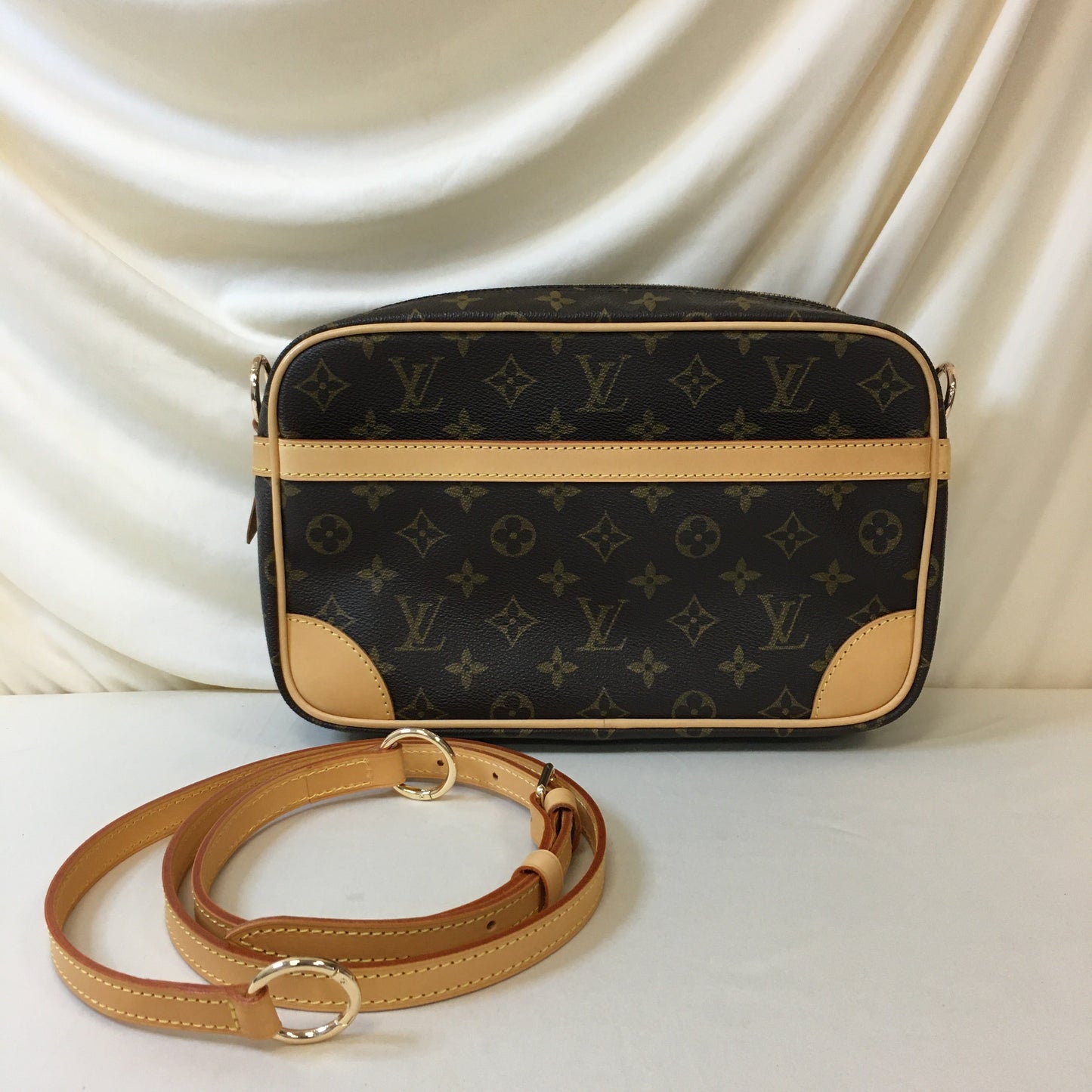 Pre-Owned Louis Vuitton Monogram Trocadero (generic straps include) Sku# 67941