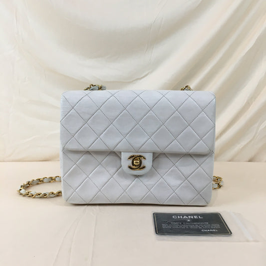 Pre-Owned Chanel White Vintage Classic Square Flap Shoulder Bag Sku# 69636