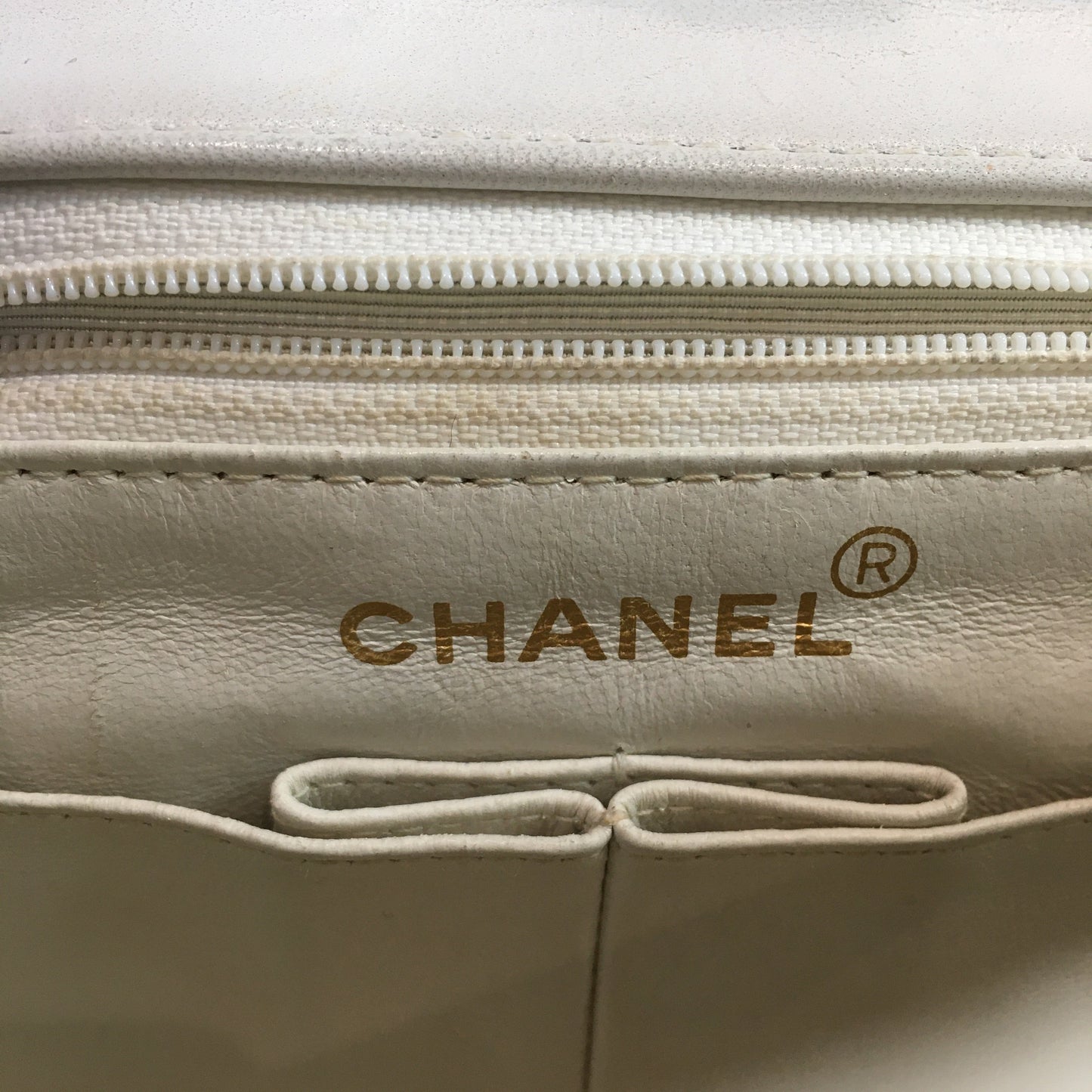 Pre-Owned Chanel White Vintage Classic Square Flap Shoulder Bag Sku# 69636