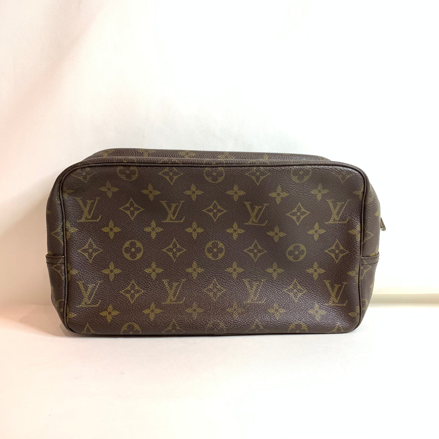 Pre-Owned Louis Vuitton Monogram Coated Canvas Turth Toilette Pochette 28 Clutch Sku# 81180