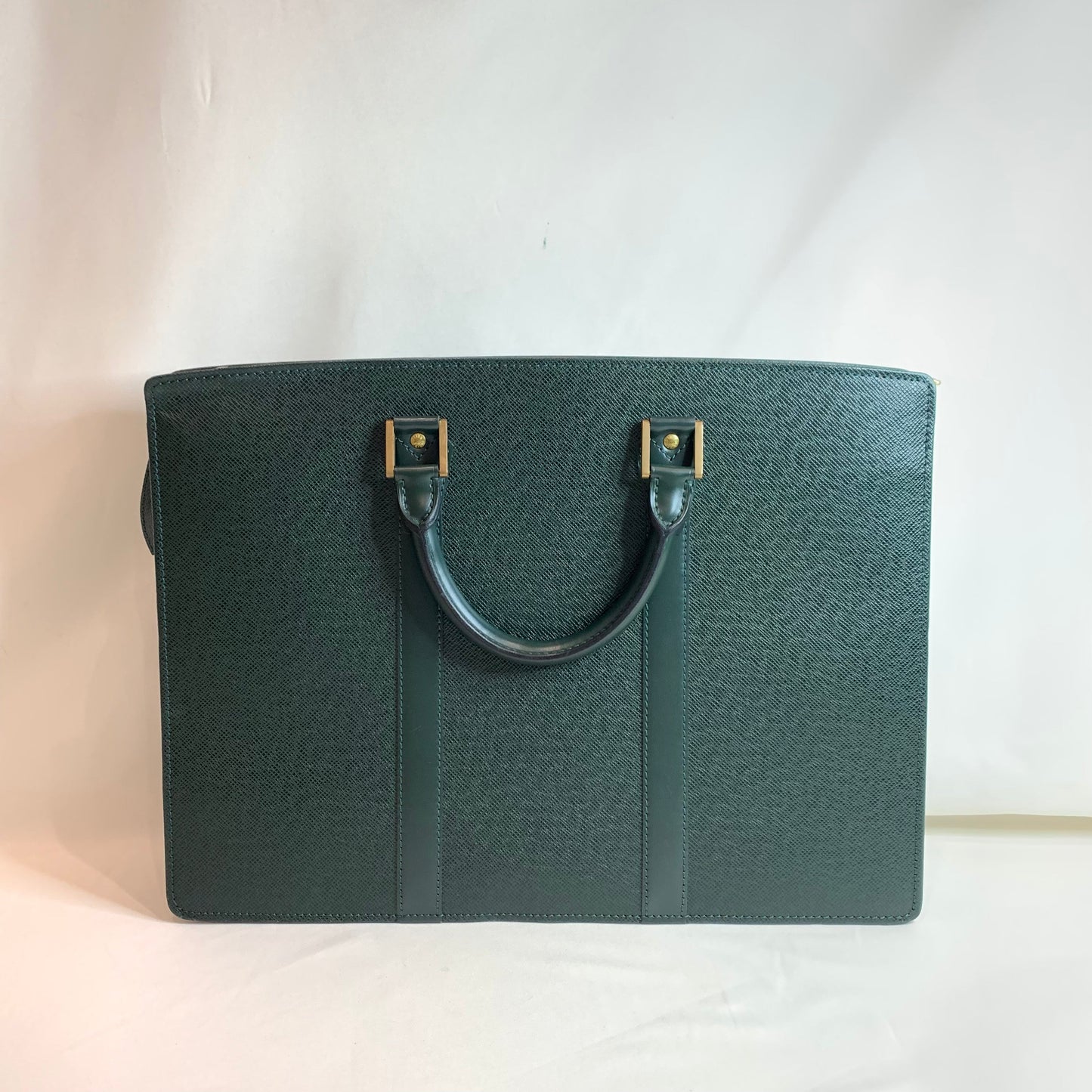 Pre-Owned Louis Vuitton Green Taiga Leather Porte Clement Briefcase Sku# 81337