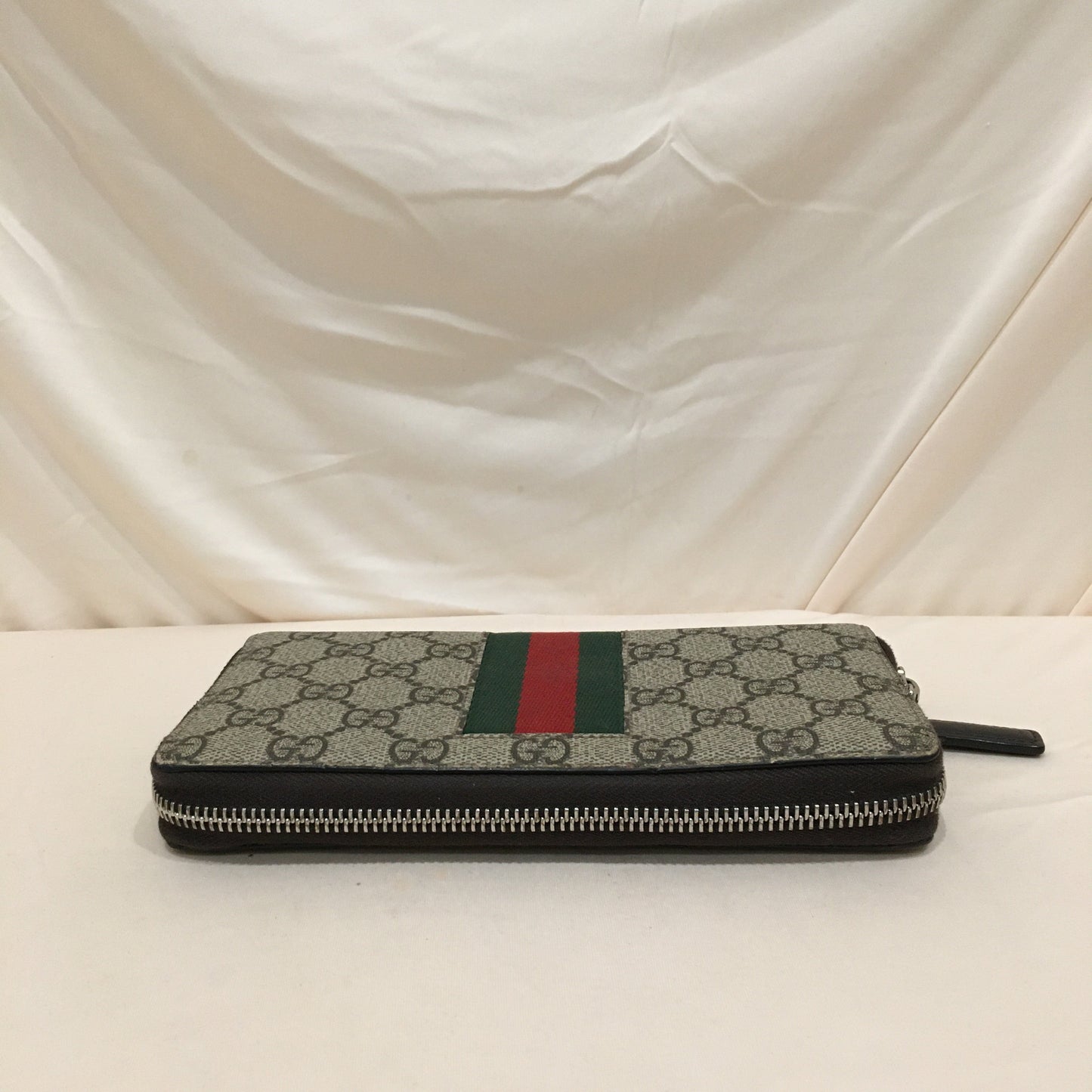 Pre-Owned Gucci GG Supreme Sherry Zip Around Long Wallet Sku# 74560