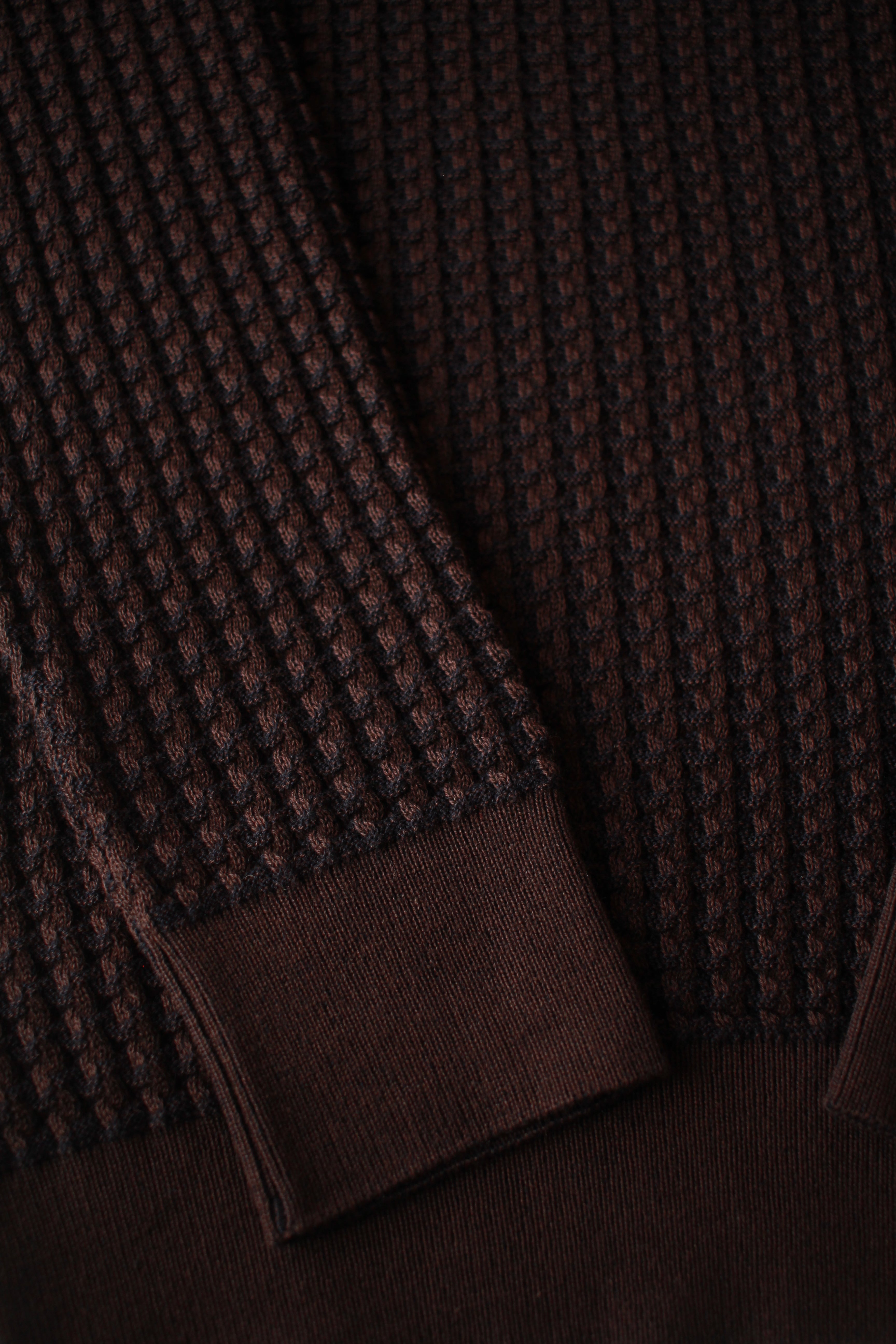 Dark Brown and Navy Chain, 3/4 Zip Ruumur