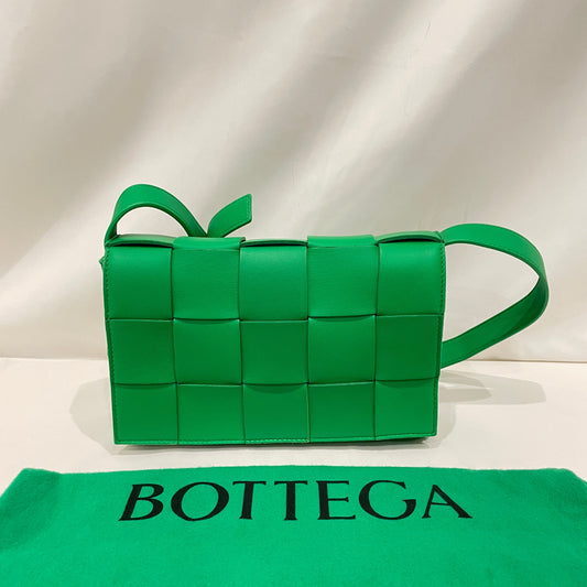 Pre-Owned Bottega Veneta Green Leather Cassette Shoulder Bag Sku#80723