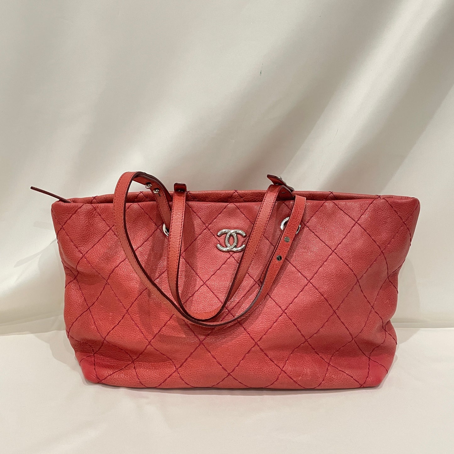 Pre-Owned Chanel Pink Leather Large On The Road Tote Sku# 80829