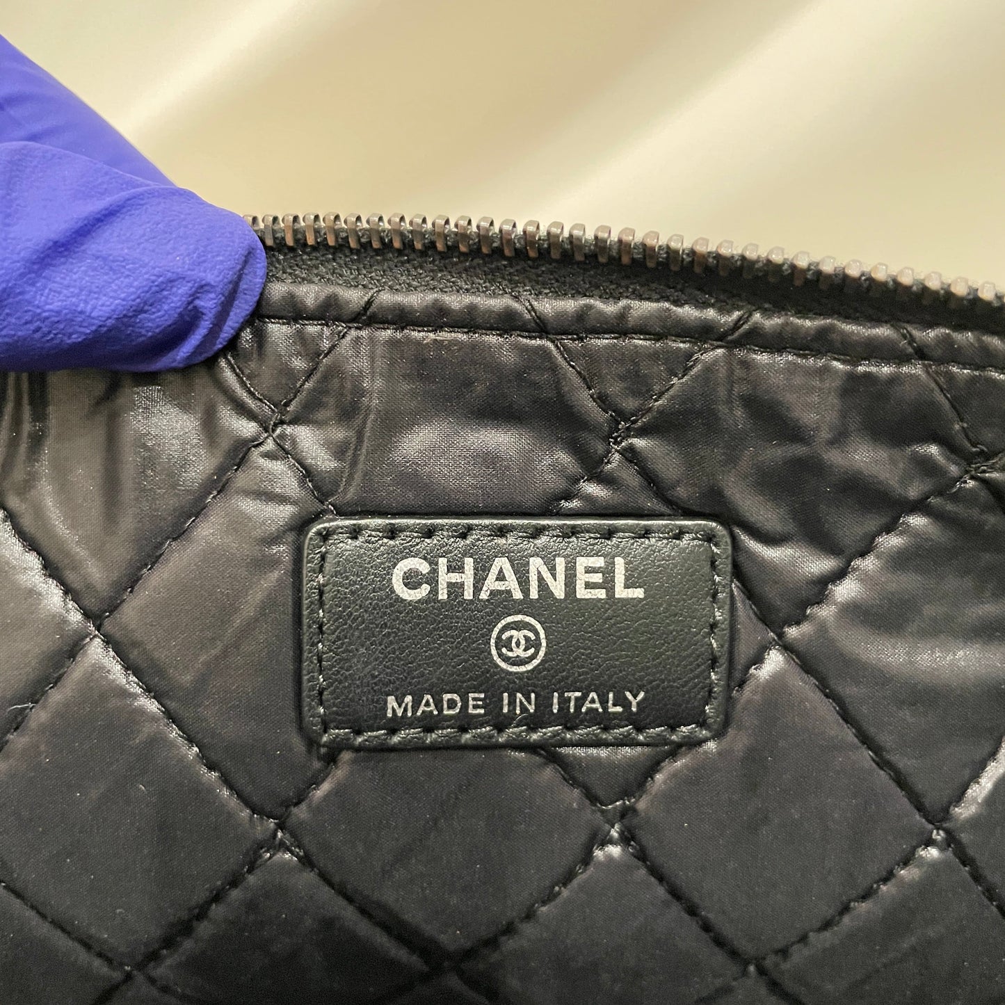 Pre-Owned Chanel Black Lambskin Patent Clutch Bag Sku# 81000