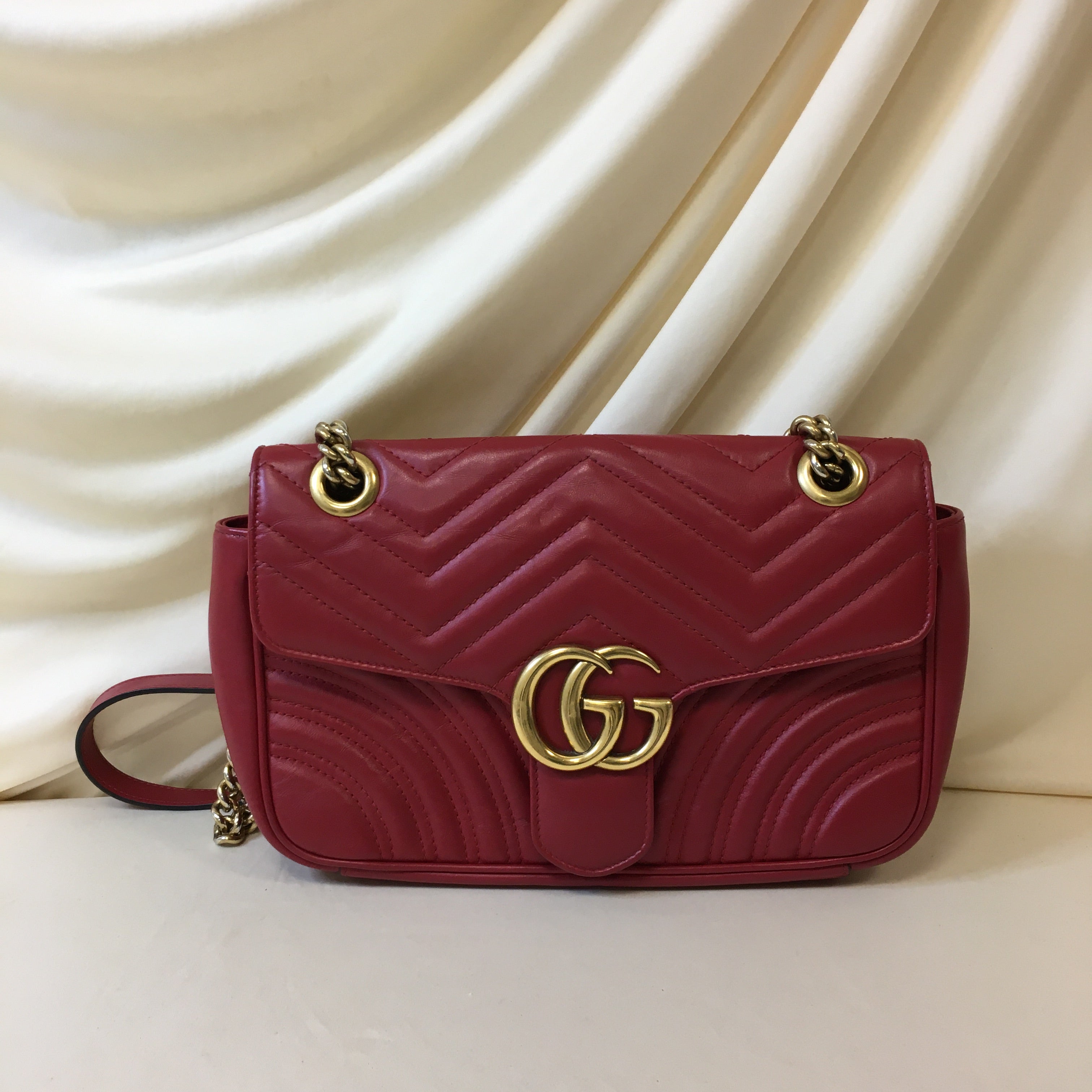 Gucci marmont pre online owned