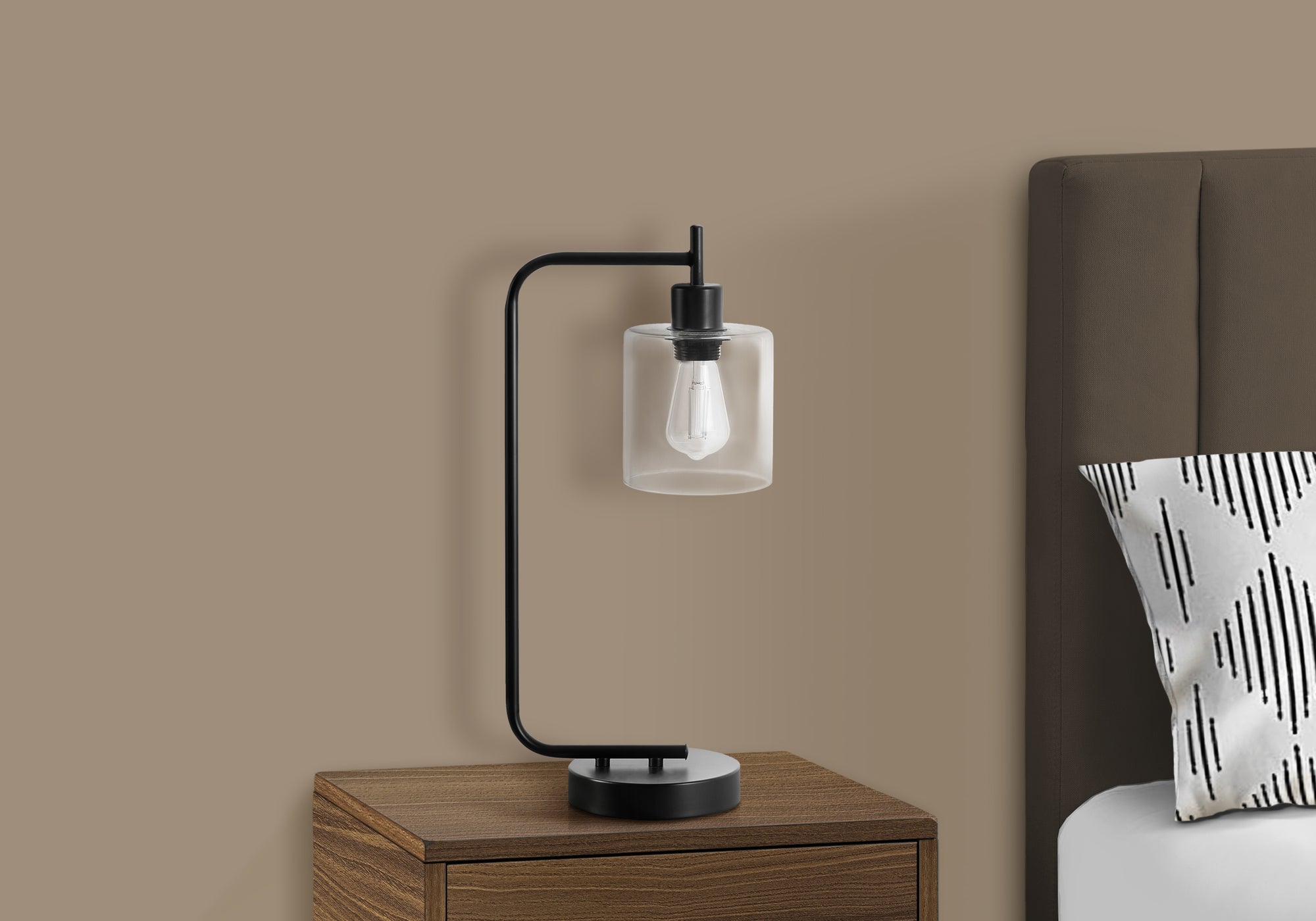 title:Lighting, 20"h, Table Lamp, Usb Port Included, Black Metal, Glass Shade, Modern;color:Black