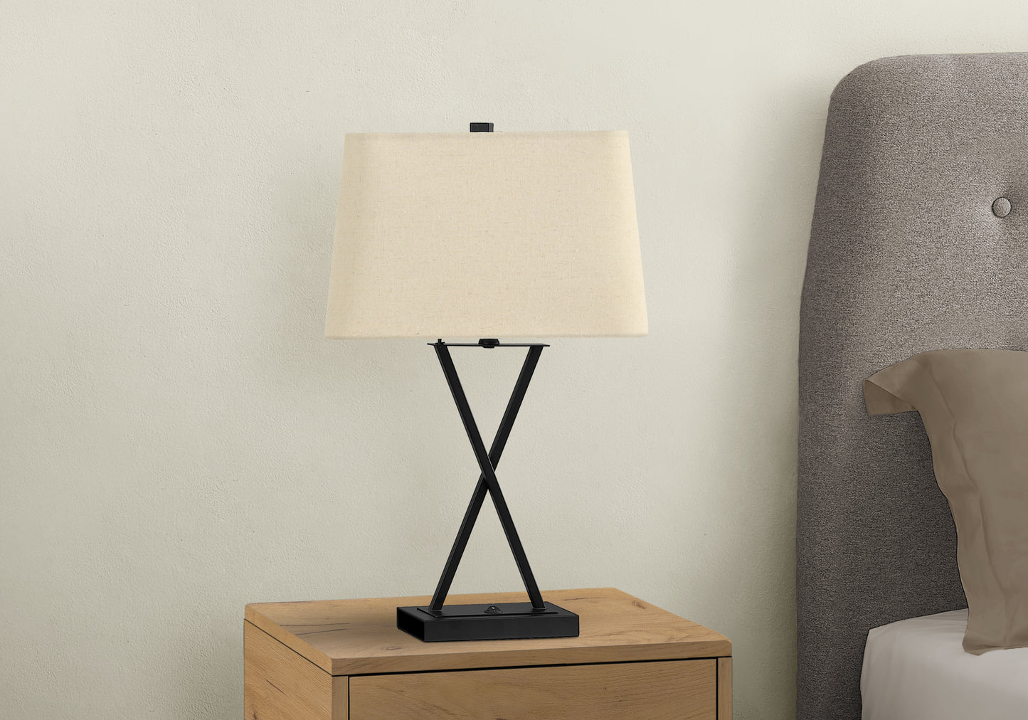 title:Lighting, 25"h, Table Lamp, Usb Port Included, Black Metal, Beige Shade, Transitional;color:Black