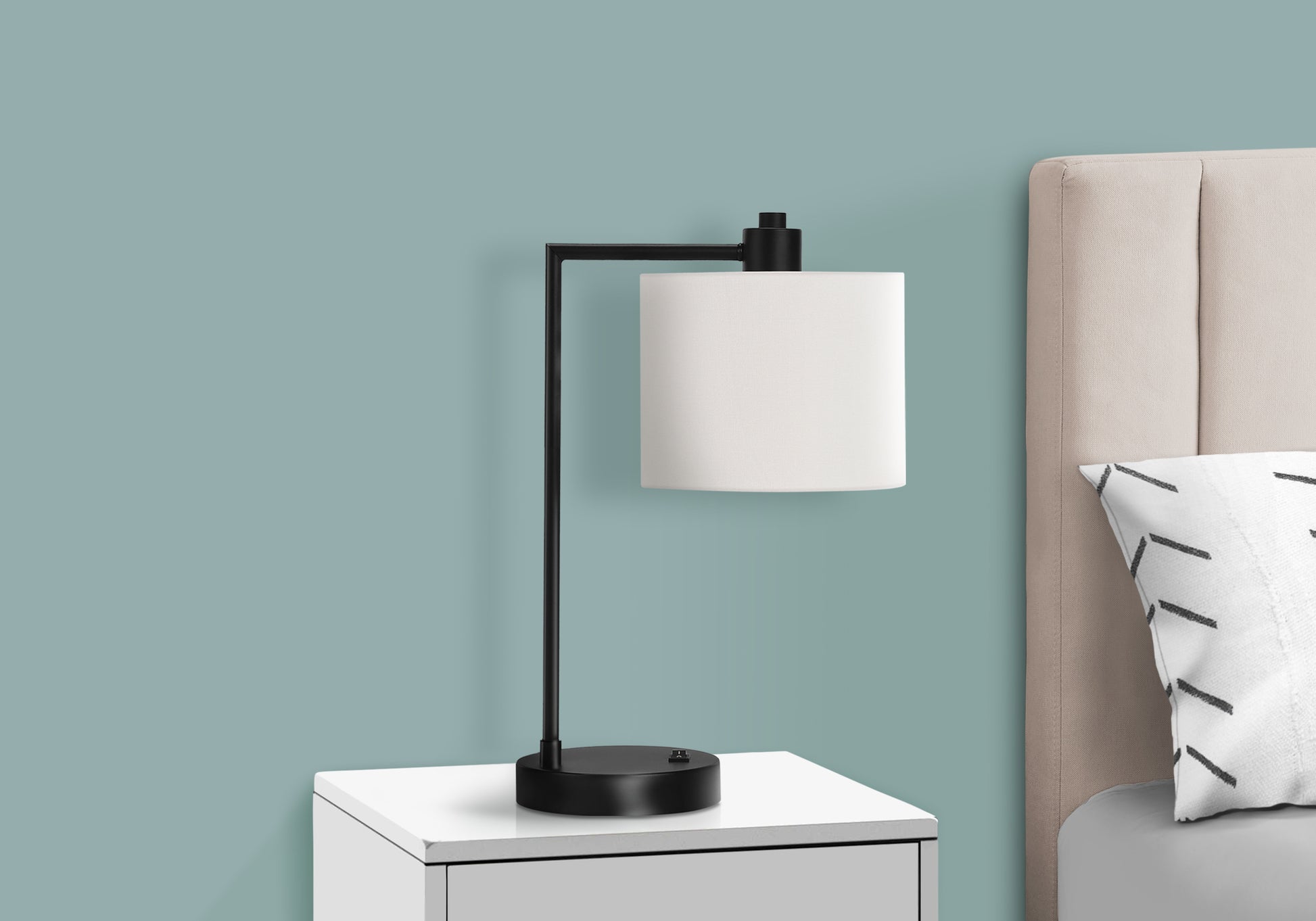 title:Lighting, 19"h, Table Lamp, Usb Port Included, Black Metal, Ivory / Cream Shade, Modern;color:Black