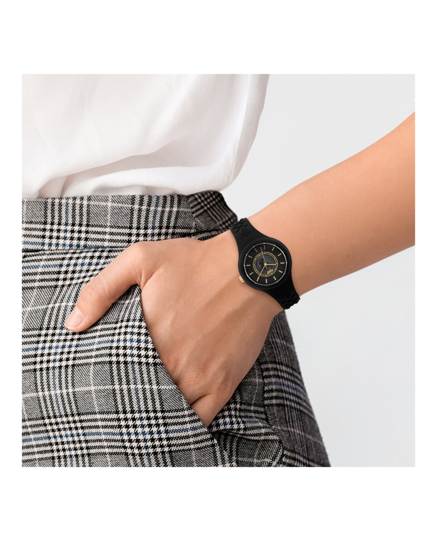 title:Fire Island Silicone Watch;color:Black