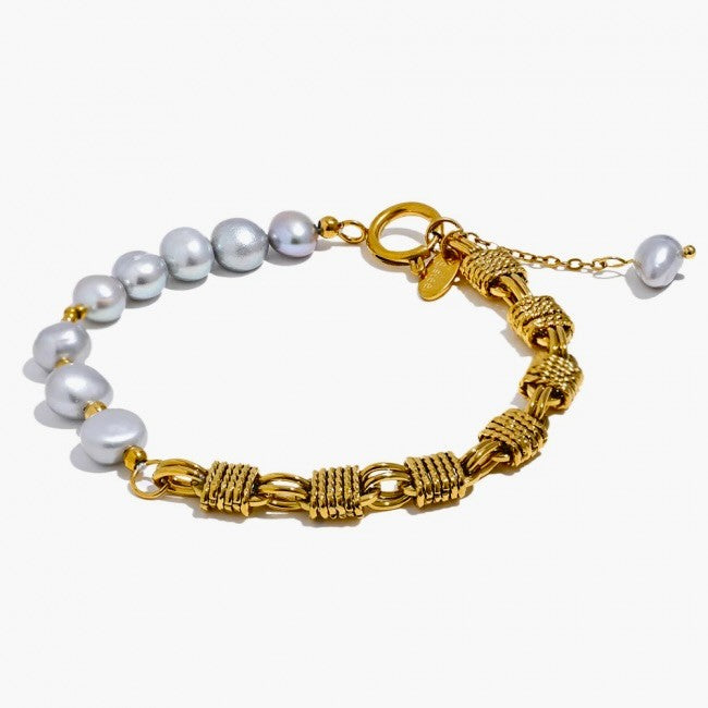 title:Demi Vintage Freshwater Pearl Bracelet;color:Gold