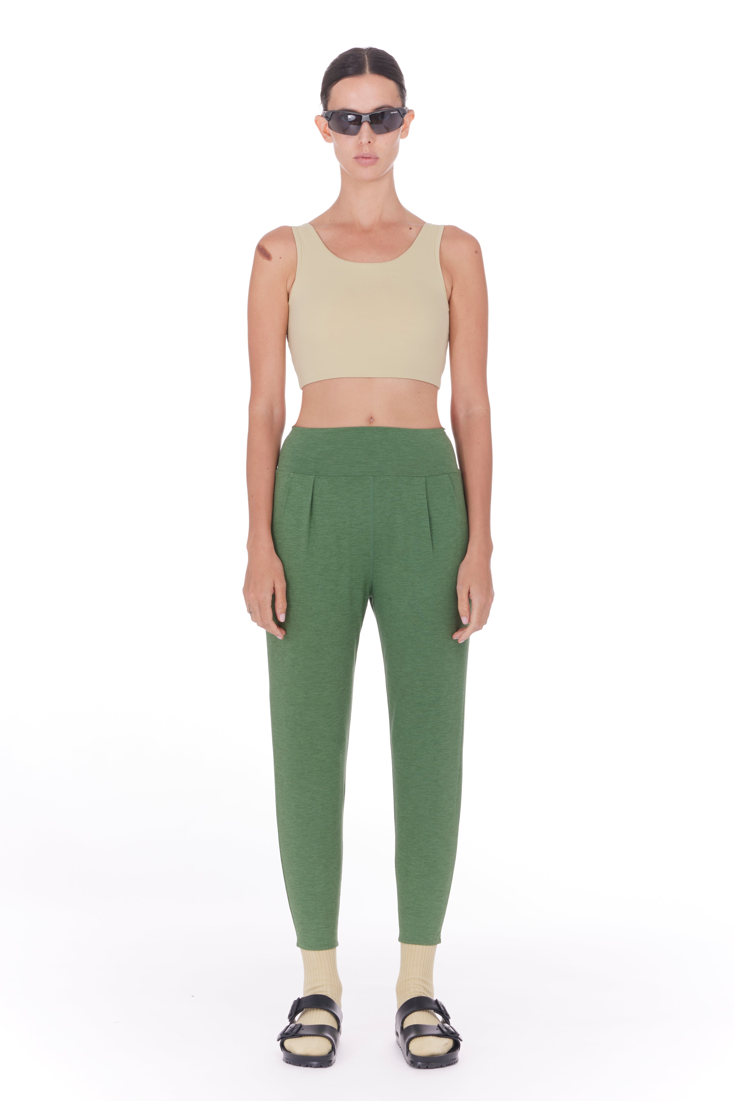 title:DAISETSU JOGGERS ;color:ELM GREEN 