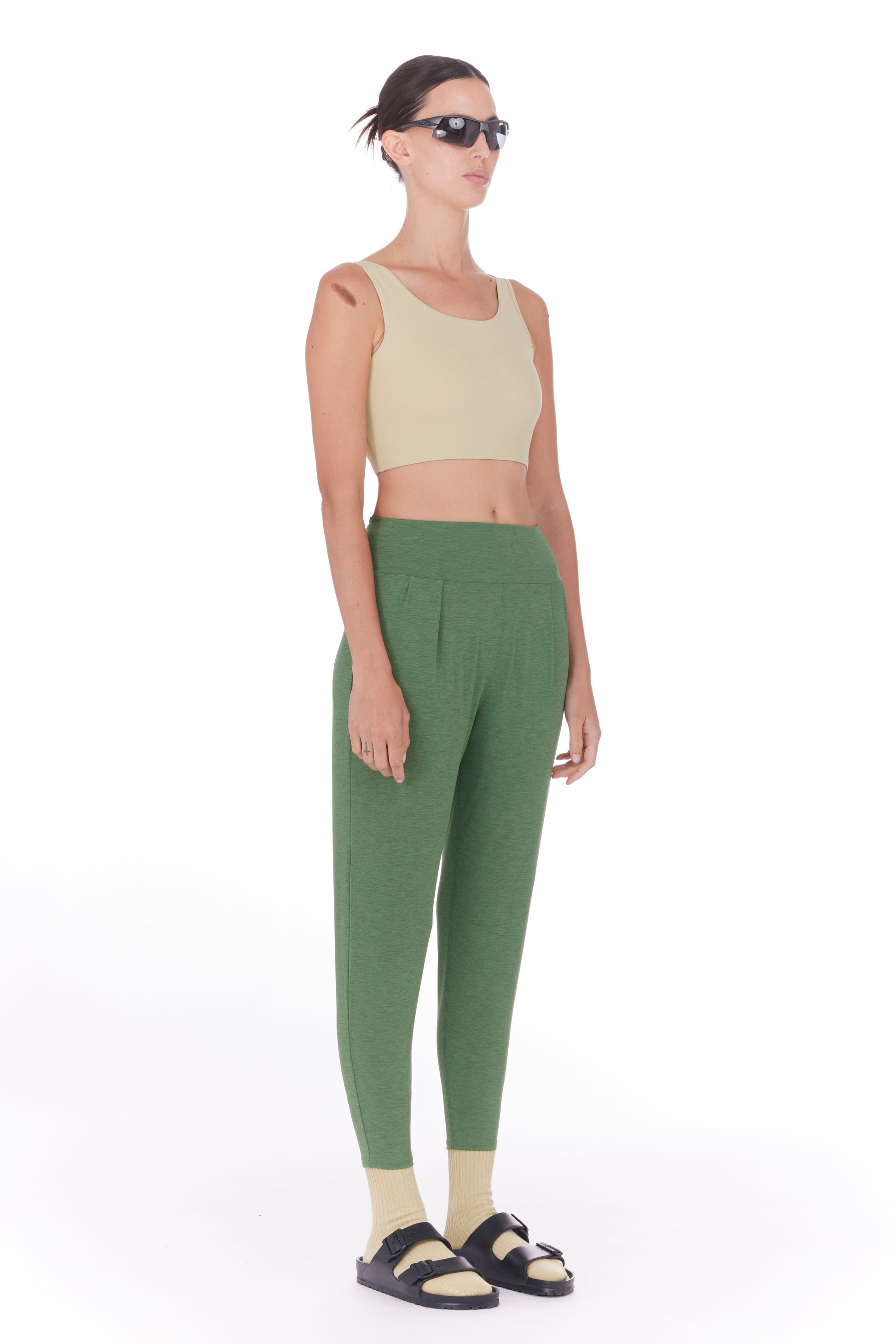 title:DAISETSU JOGGERS ;color:ELM GREEN 