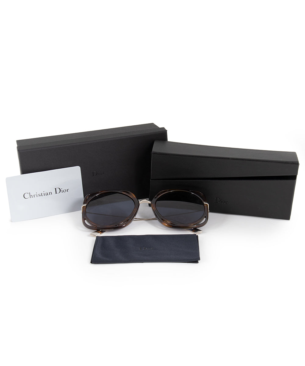 title:Christian Dior Direction DM2 A9 56 Oversized Sunglasses;color:Multi