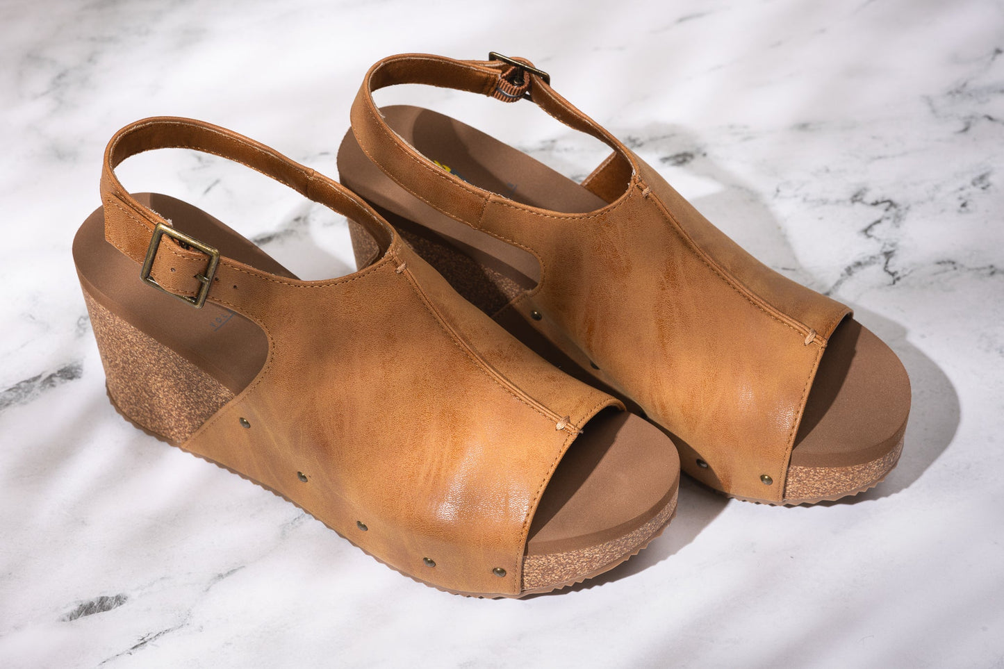 Division Wedge in Tan